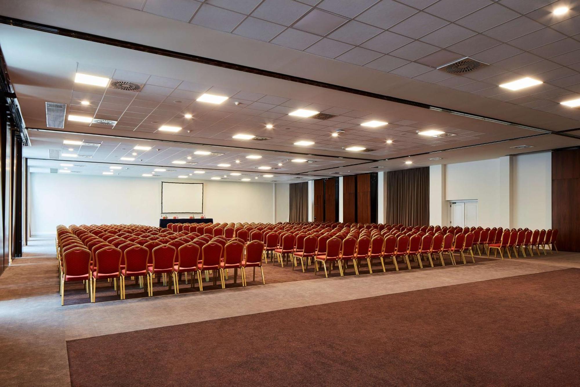 티볼리 카르보에이루 알가르브 리조트 외부 사진 The main conference room