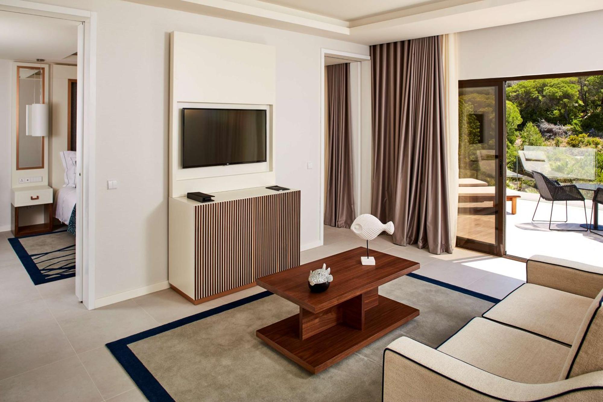 티볼리 카르보에이루 알가르브 리조트 외부 사진 A living room at the Four Seasons Hotel