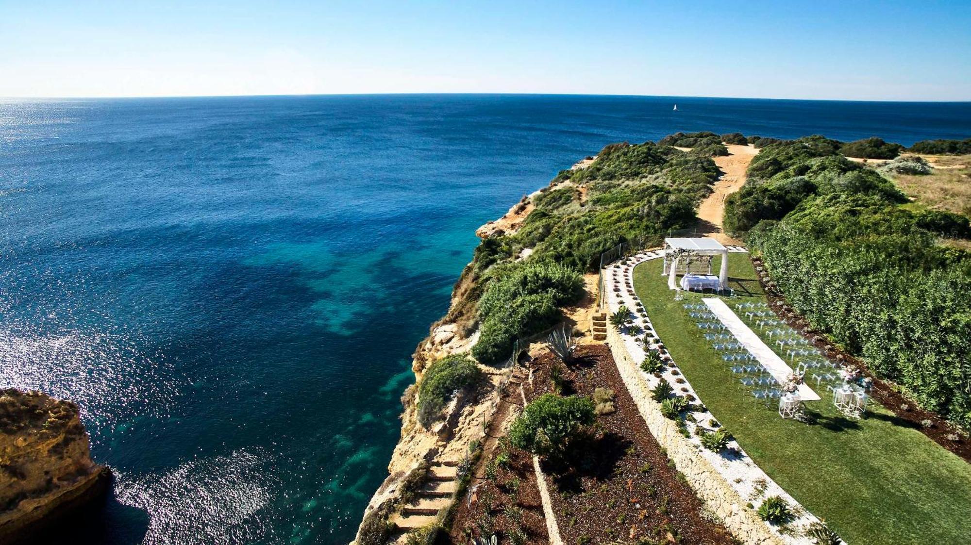 티볼리 카르보에이루 알가르브 리조트 외부 사진 The coast of the island of Brač